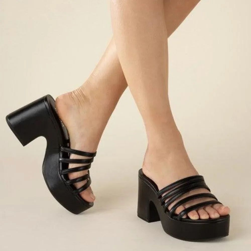 BRAND NEW SODA HOLME-S PLATFORM MULE  SCULPTURAL BLOCK HEEL SANDAL